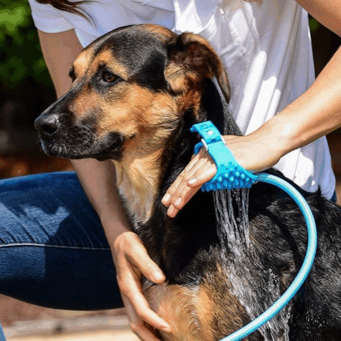 Guanto Massaggiante con Filo Doccia 2 in 1, Tubo Integrato, Aggancio Universale per Animali Domestici