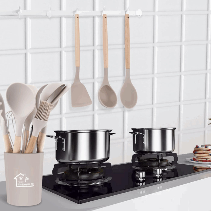 Set 11 Utensili da Cucina + Cestello in Silicone Premium, Manici in Legno, Resistenti al Calore, Antiaderenti