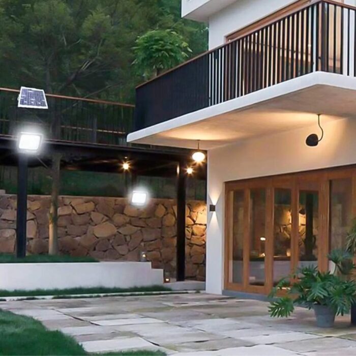 Faro Solare Led 1200W IP67 | Luce Bianca con Pannello e Sensore Crepuscolare